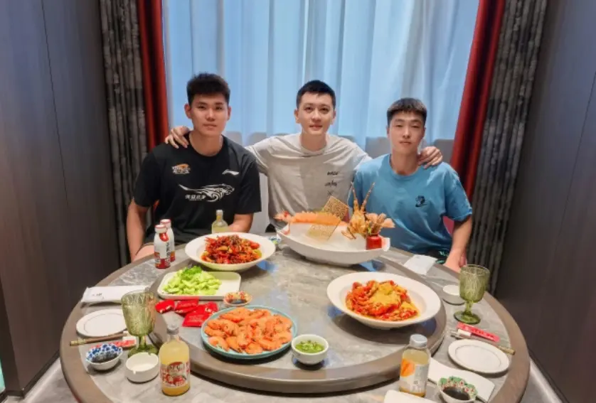 辽篮小拳手, 去海外打球 辽篮小拳手, 去海外打球